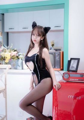 年轻的邻居女教师3