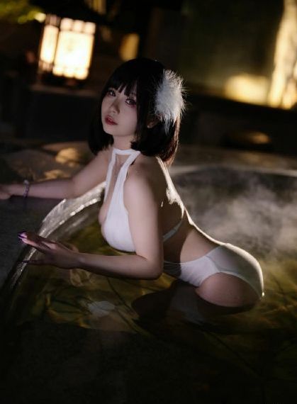 她在丈夫面前