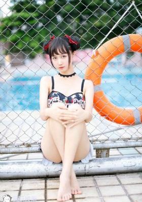 《年轻女教师3》电影